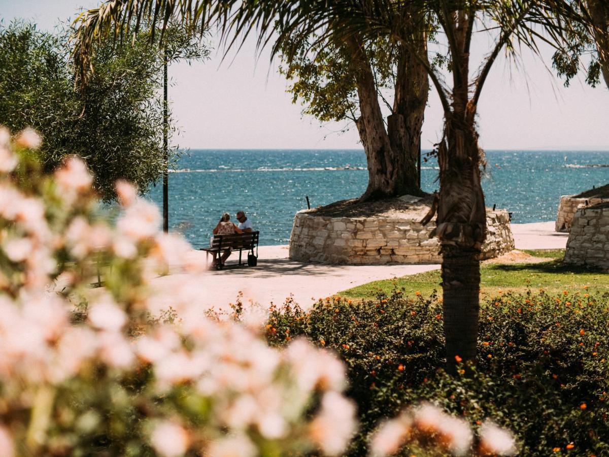 לימסול The Salnik Beach Apartment מראה חיצוני תמונה