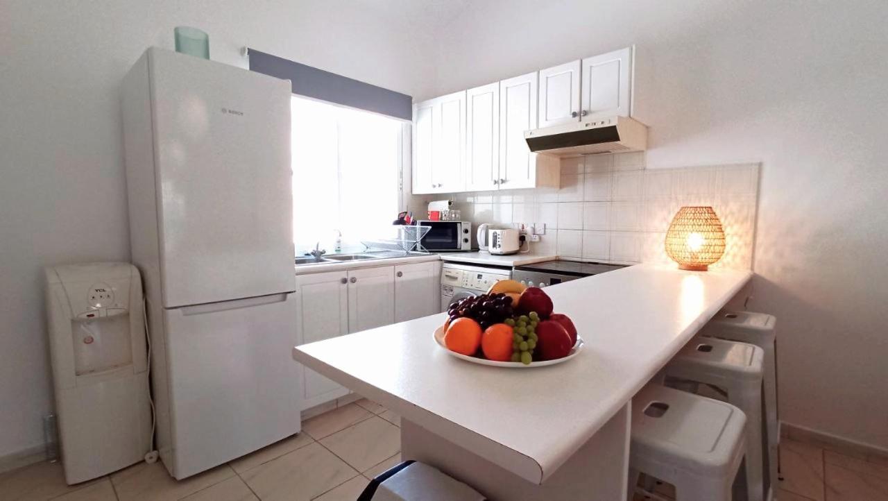 לימסול The Salnik Beach Apartment חדר תמונה